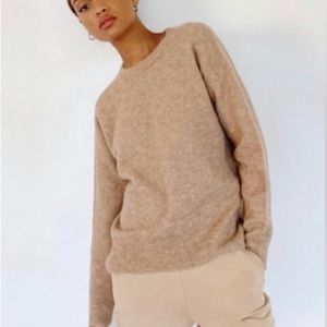 Aritzia The Group Babaton Thurlow sweater tan size Small